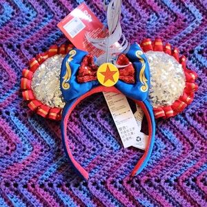 NWT Disney Dumbo Main Attraction Ears Sequin Headband